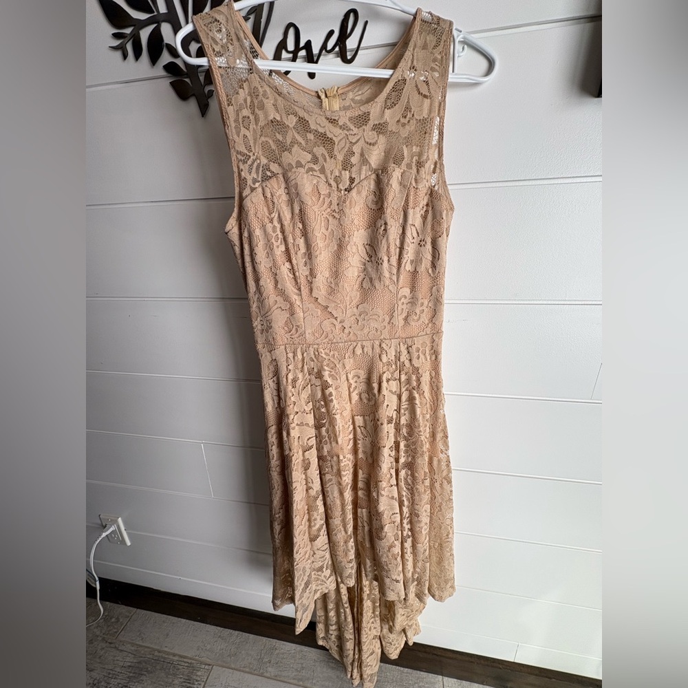 Lace High-Low Dress in Nude